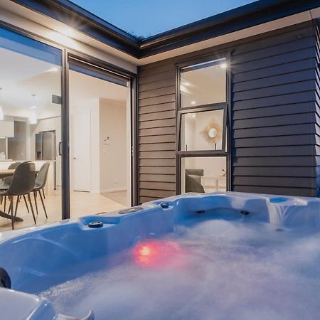 Elegant 3Br Home On Mustang Avenue Christchurch Exterior foto